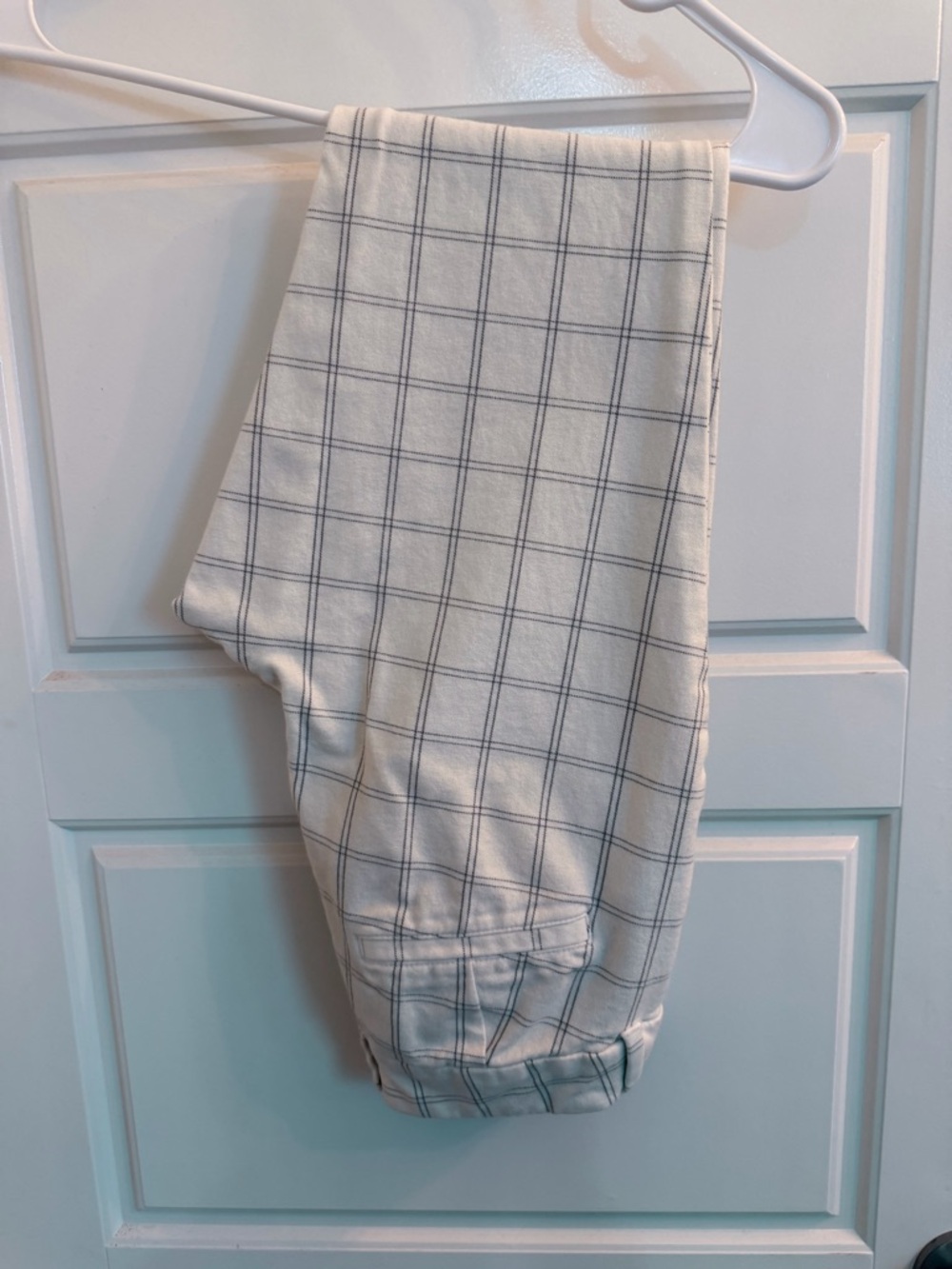 Old Navy White pants with Windowpane Plaid